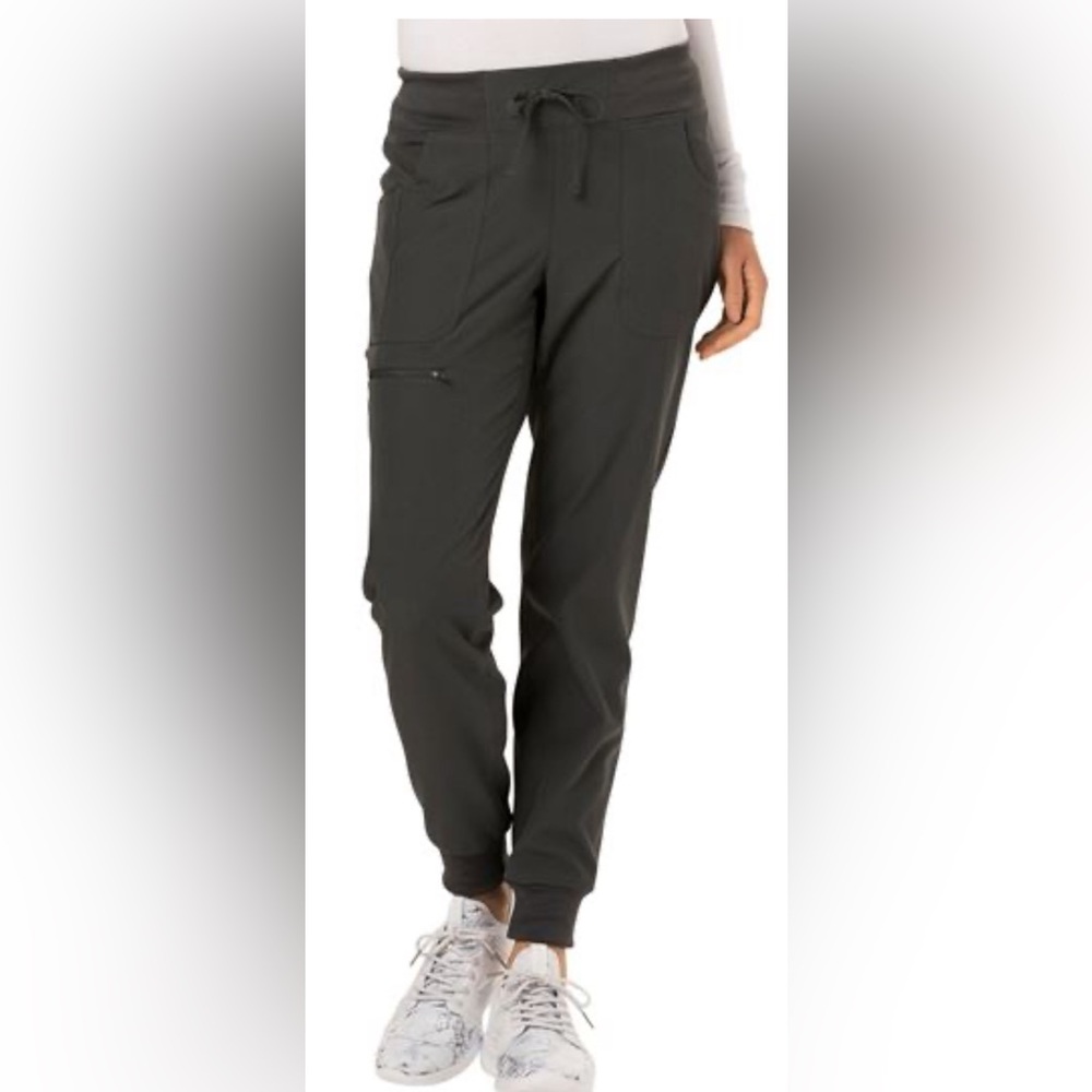 HeartSoul Women’s Jogger Low Rise Tapered Leg Scrub Pant - Medium Petite